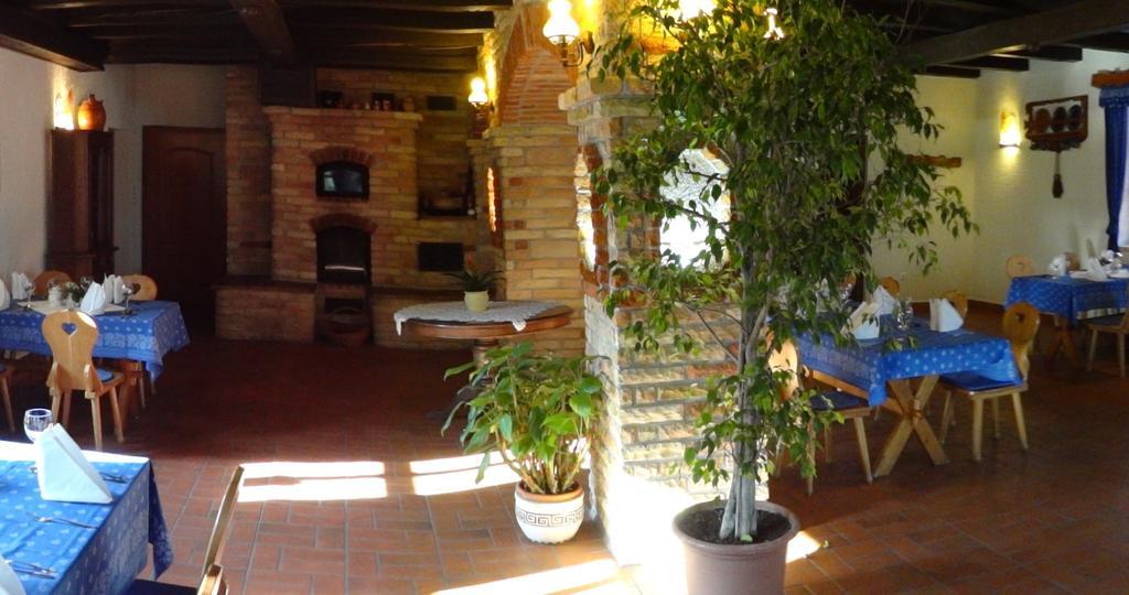 Szel Fiai Fogado Hotel Nyul Exterior photo